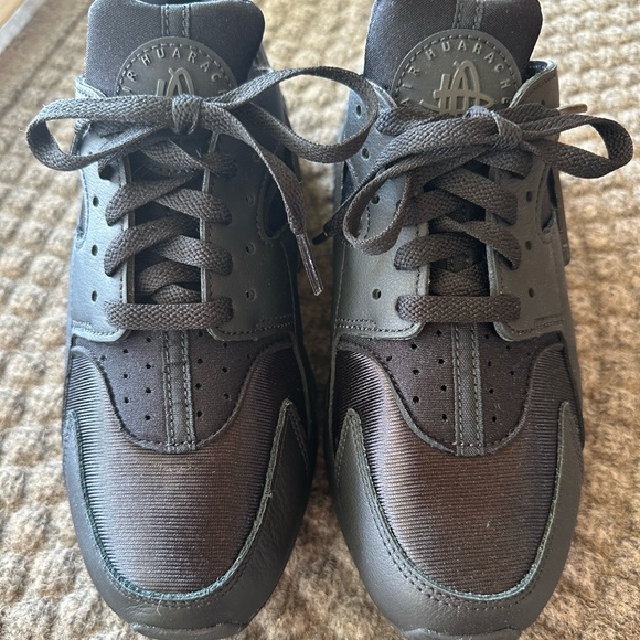 New in Box 🔖 Wms Nike Air Huarache in Black-Anthracite - Picture 2 of 10